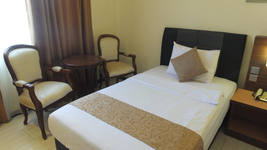 Jepara Indah Hotel Eksteriør billede