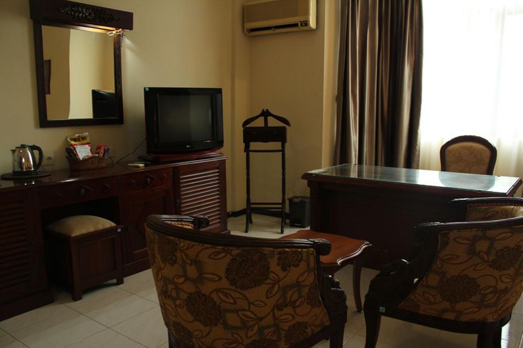 Jepara Indah Hotel Eksteriør billede