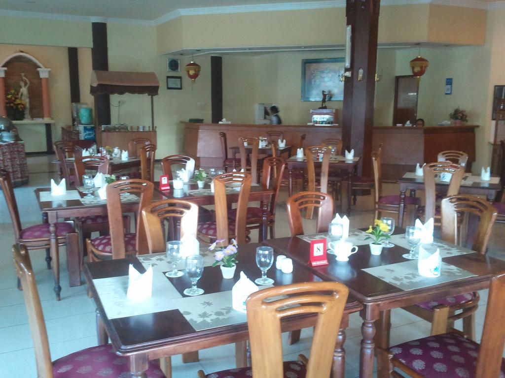 Jepara Indah Hotel Eksteriør billede