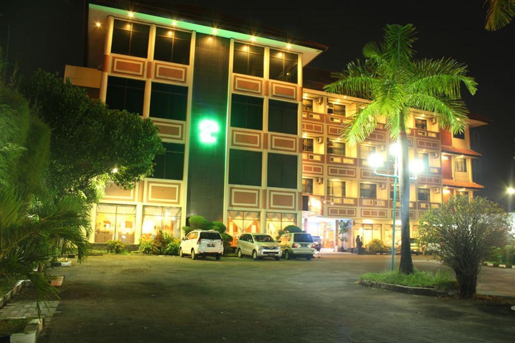 Jepara Indah Hotel Eksteriør billede