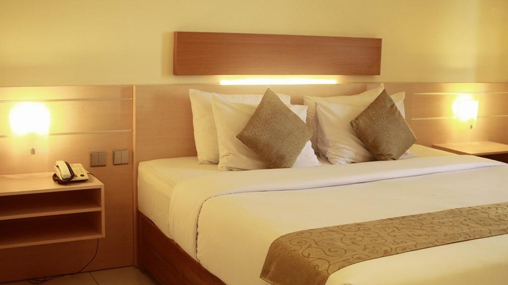 Jepara Indah Hotel Eksteriør billede