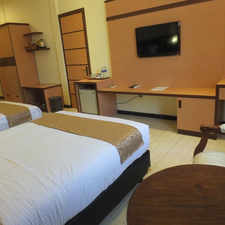 Jepara Indah Hotel Eksteriør billede